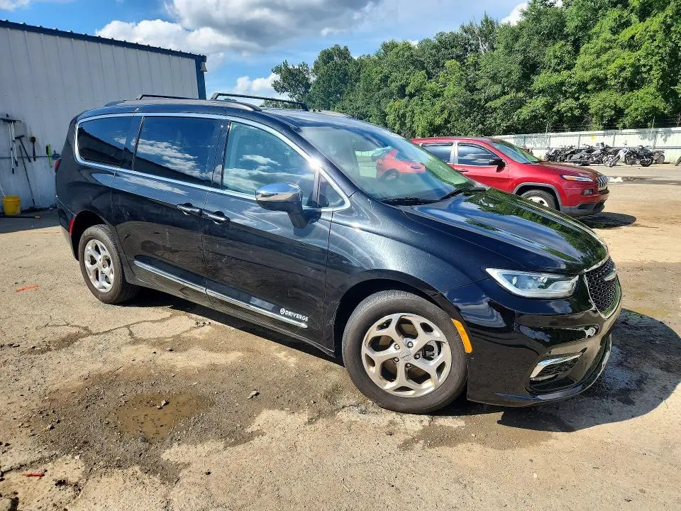 2022 CHRYSLER PACIFICA LIMITED  