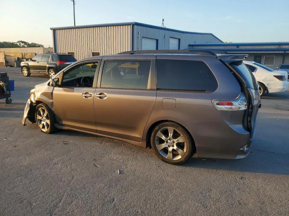 2015 TOYOTA SIENNA SPORT  