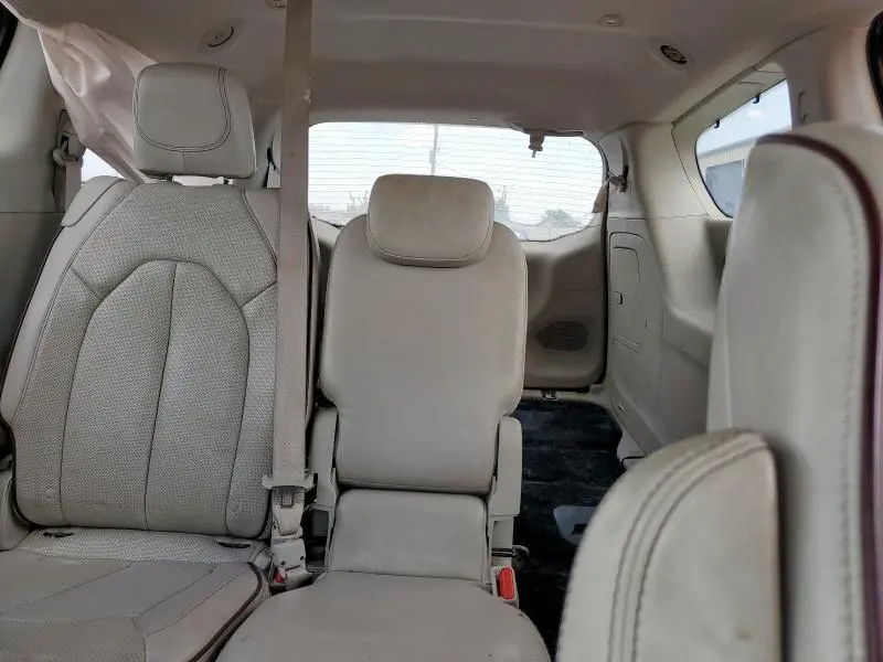 2017 CHRYSLER PACIFICA LIMITED  