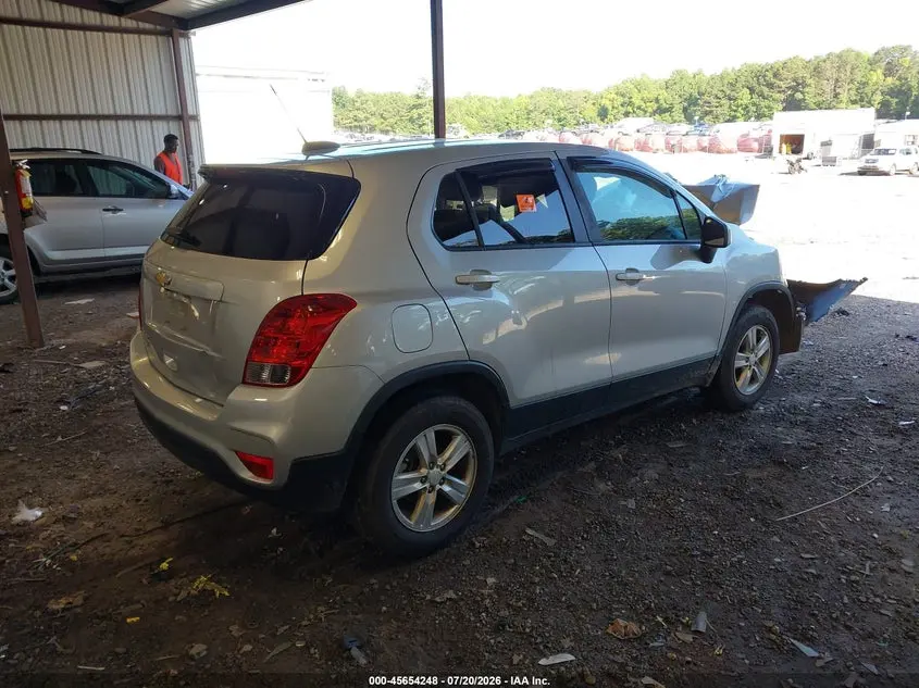 2022 CHEVROLET TRAX AWD LS