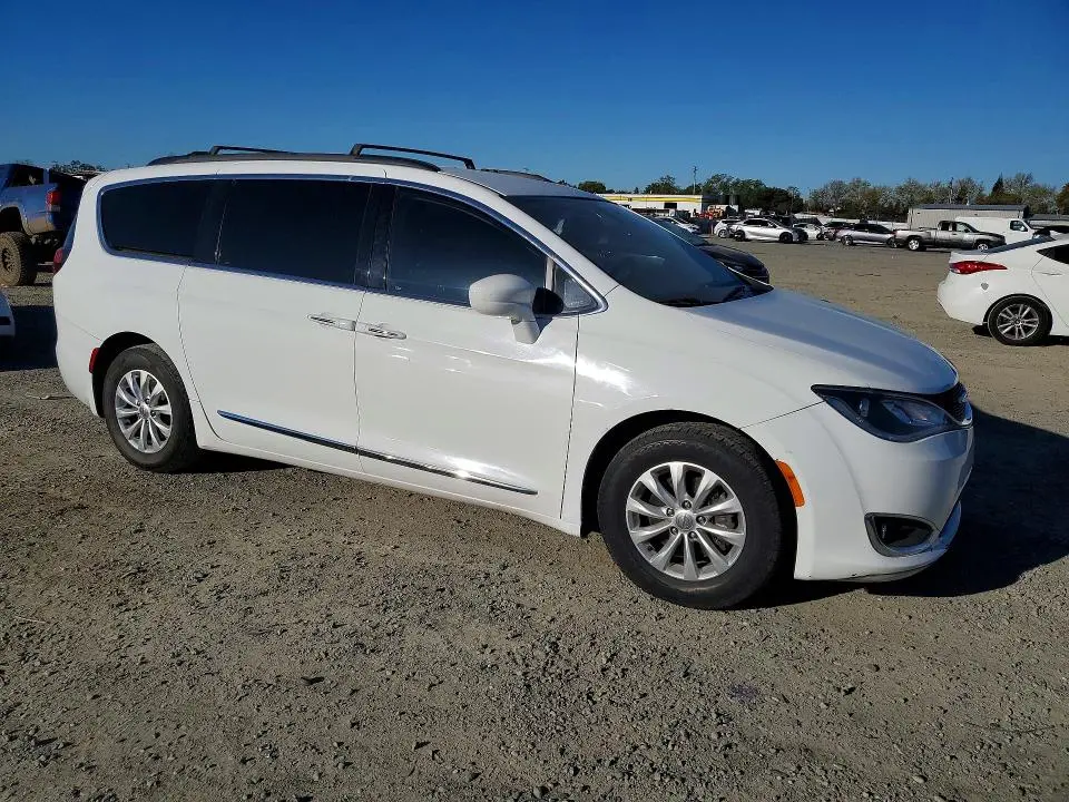 2017 CHRYSLER PACIFICA TOURING L  
