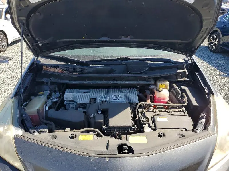 2013 TOYOTA PRIUS V THREE  