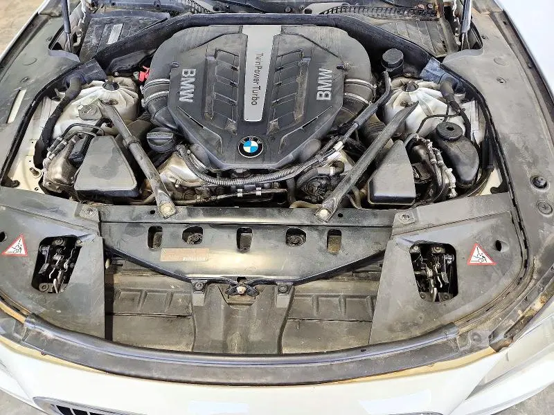 2013 BMW 750 XI  