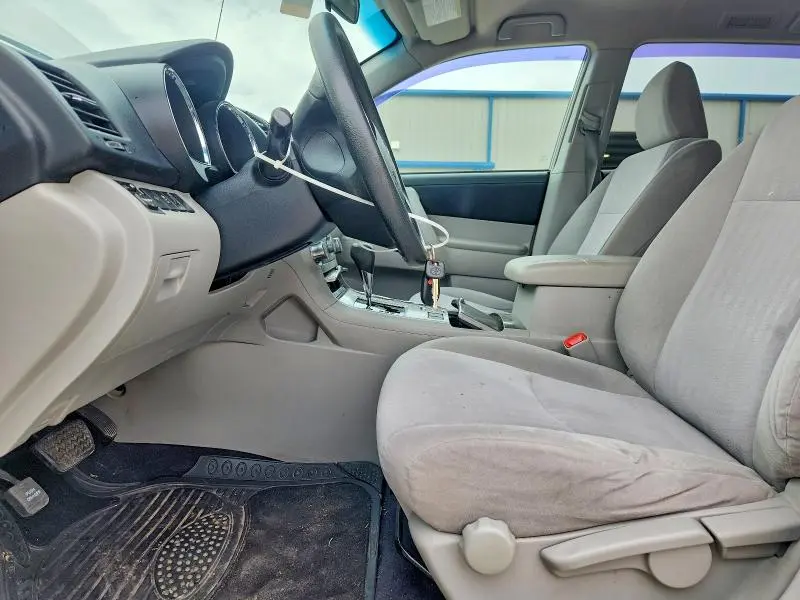 2011 TOYOTA HIGHLANDER BASE  