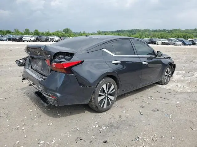 2022 NISSAN ALTIMA SV  