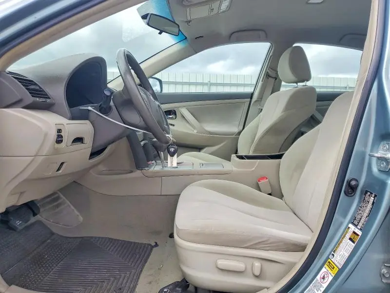 2010 TOYOTA CAMRY LE V6  