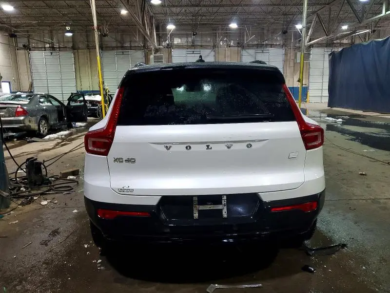2022 VOLVO XC40 P8 RECHARGE PLUS  