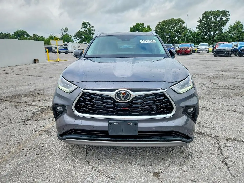 2024 TOYOTA HIGHLANDER PLATINUM  