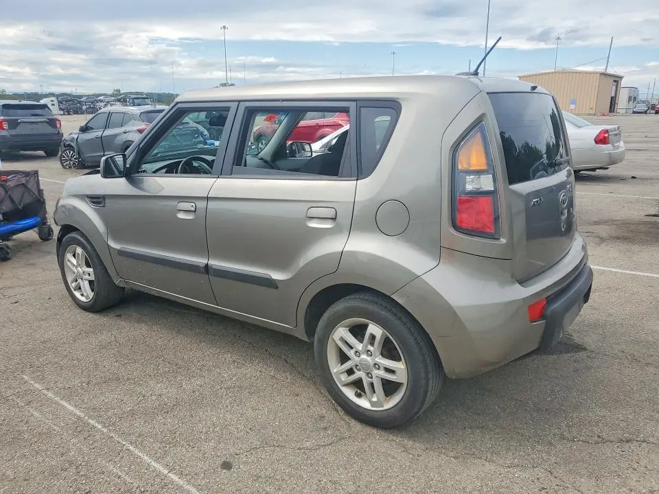 2010 KIA SOUL +  