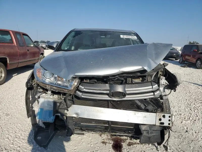 2017 TOYOTA HIGHLANDER LE  