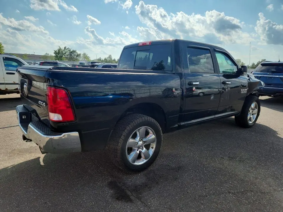2017 RAM 1500 SLT  