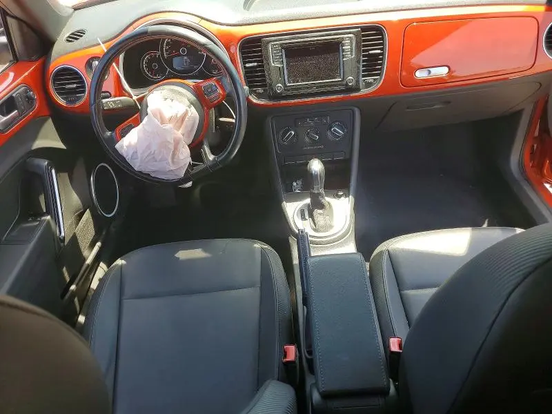 2016 VOLKSWAGEN BEETLE SE  