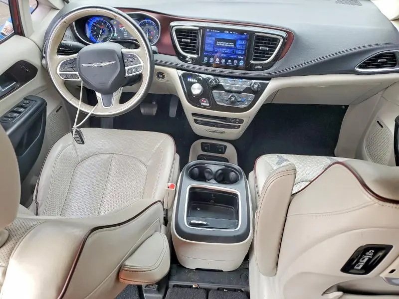 2017 CHRYSLER PACIFICA LIMITED  