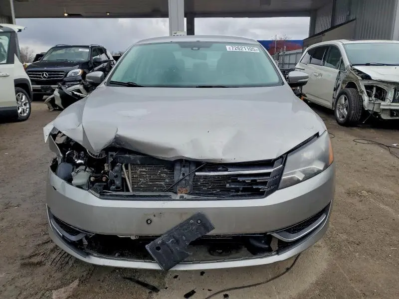 2013 VOLKSWAGEN PASSAT SE  