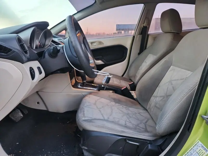 2011 FORD FIESTA SE  