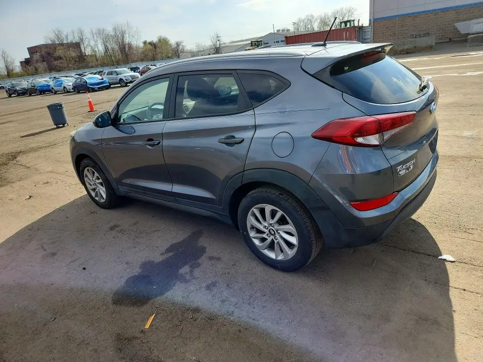 2016 HYUNDAI TUCSON SE  