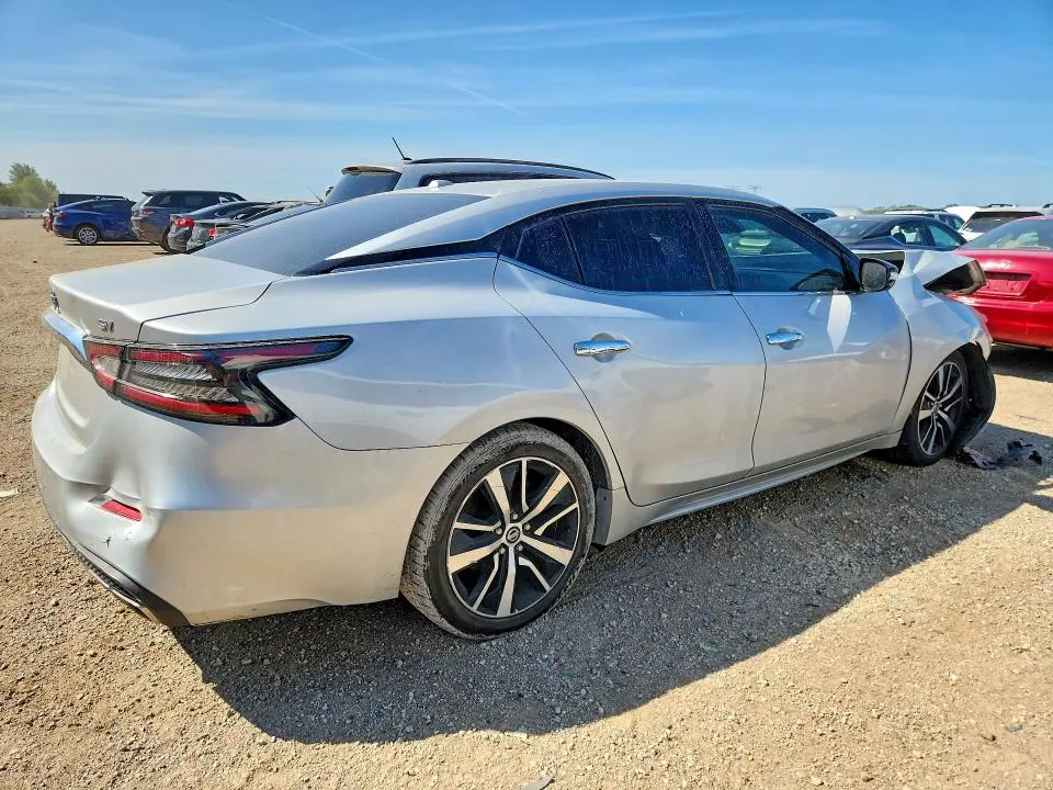 2021 NISSAN MAXIMA SV  