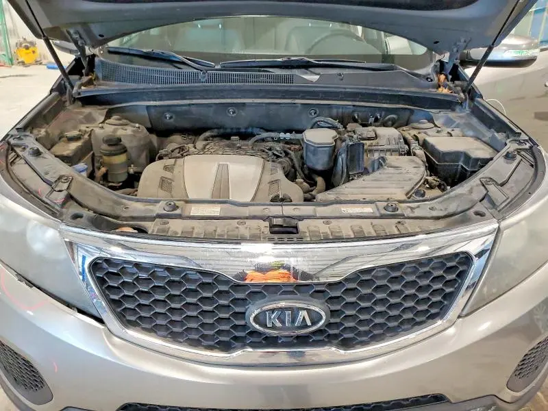 2011 KIA SORENTO BASE  
