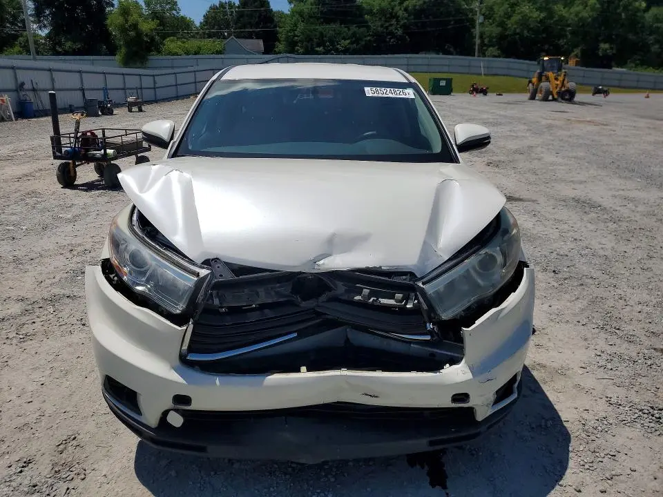 2016 TOYOTA HIGHLANDER LE  