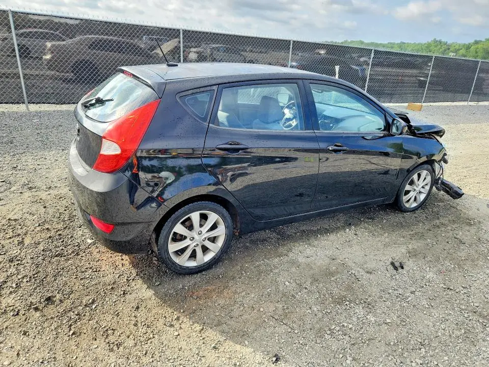 2012 HYUNDAI ACCENT GS  