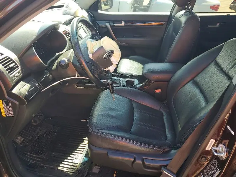 2015 KIA SORENTO LX  