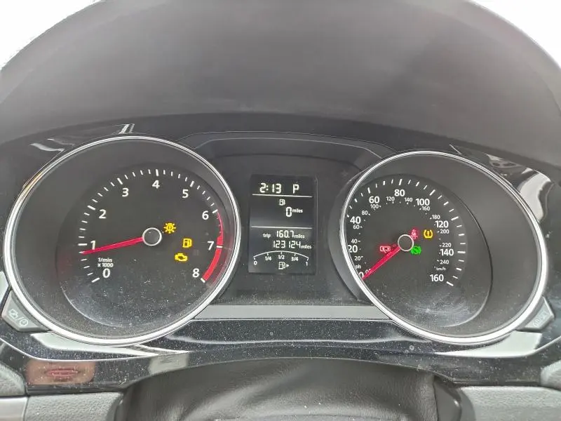 2016 VOLKSWAGEN JETTA SPORT  