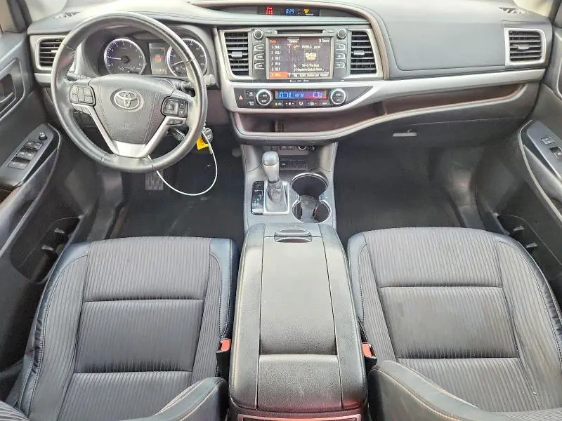 2018 TOYOTA HIGHLANDER LE PLUS  
