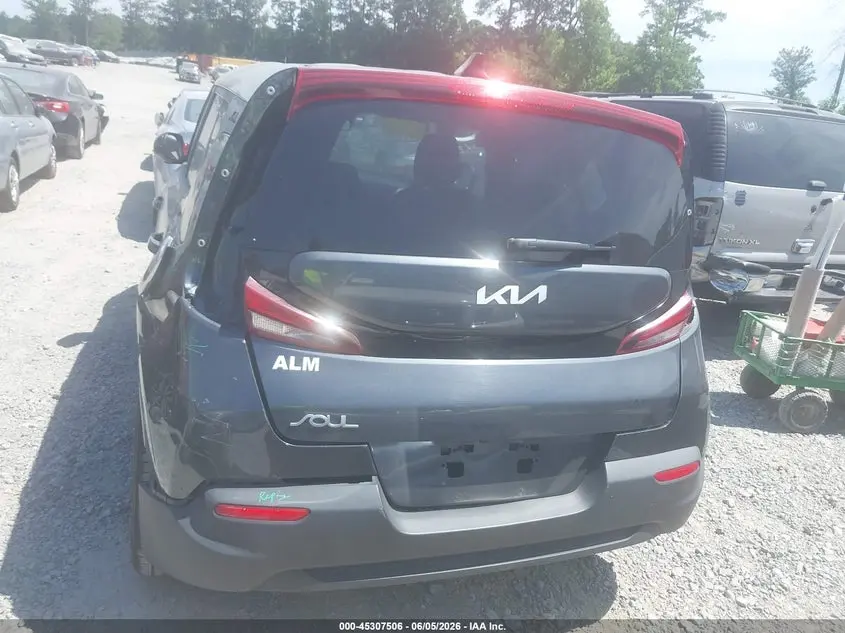 2022 KIA SOUL LX