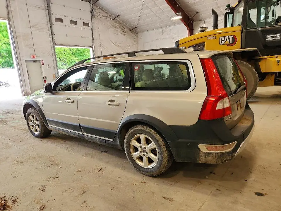 2011 VOLVO XC70 3.2  