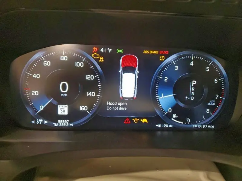 2020 VOLVO XC90 T6 MOMENTUM  