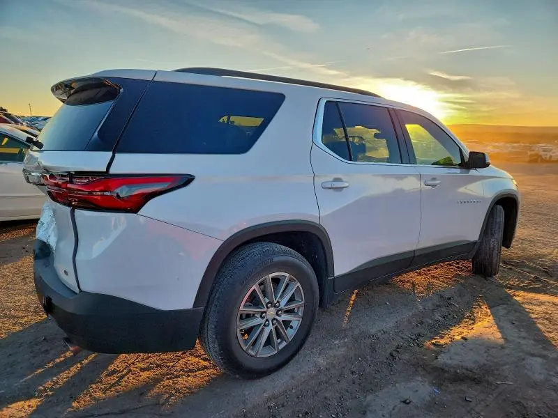 2023 CHEVROLET TRAVERSE LT  