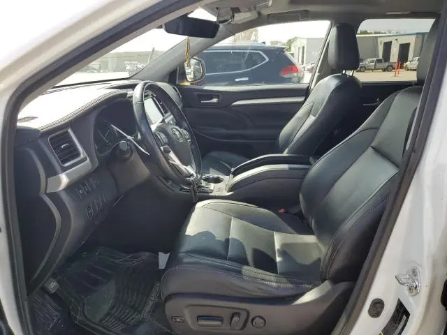2017 TOYOTA HIGHLANDER SE  