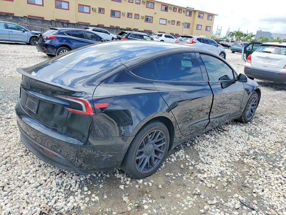 2025 TESLA MODEL 3   