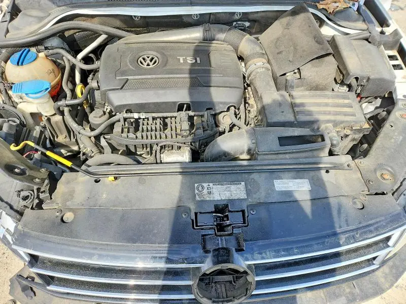 2016 VOLKSWAGEN JETTA SPORT  