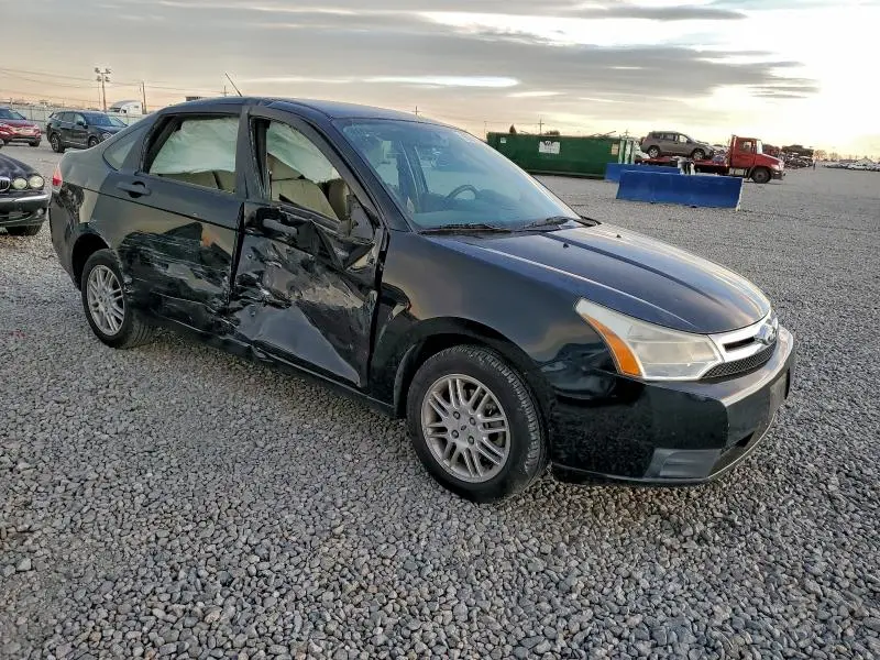 2010 FORD FOCUS SE  