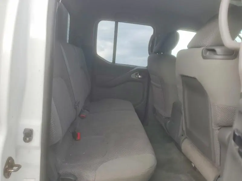 2013 NISSAN FRONTIER S  