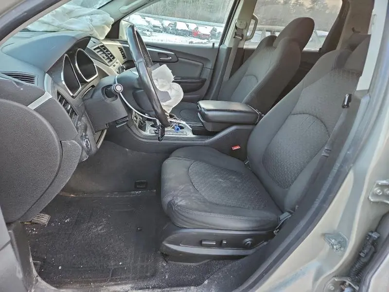 2012 CHEVROLET TRAVERSE LT  