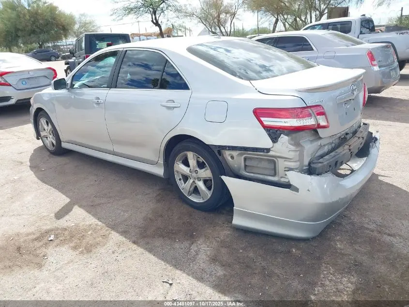 2011 TOYOTA CAMRY SE