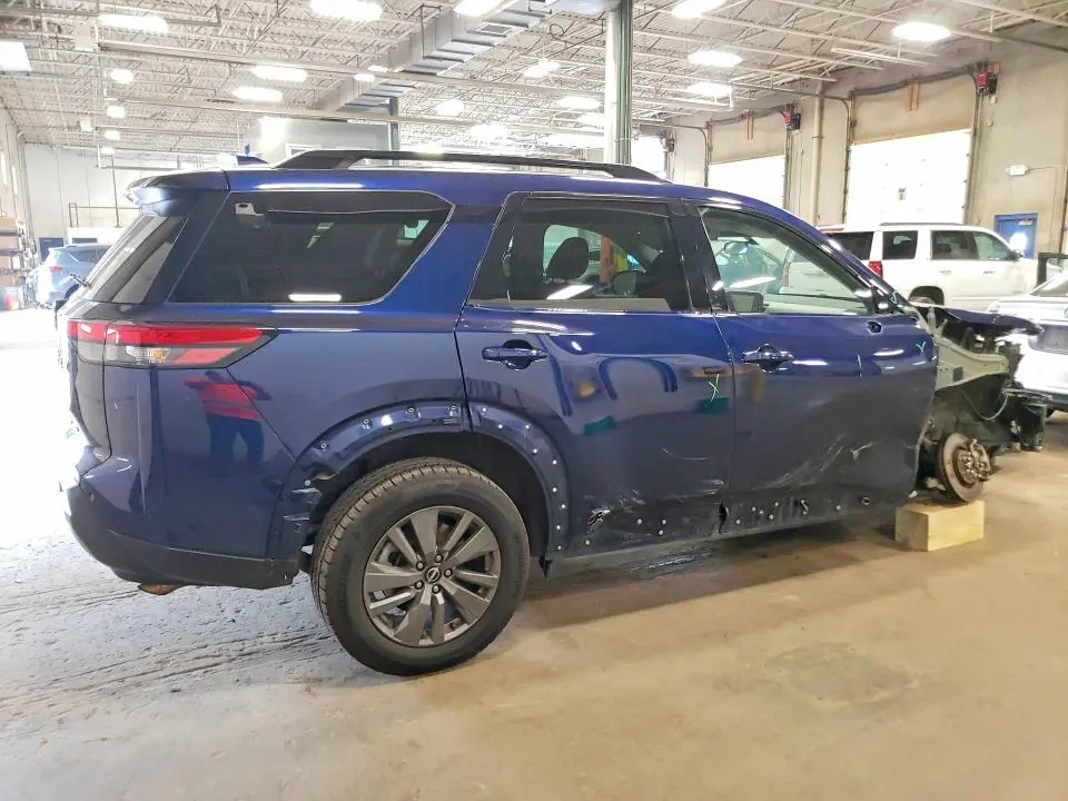 2024 NISSAN PATHFINDER SV  