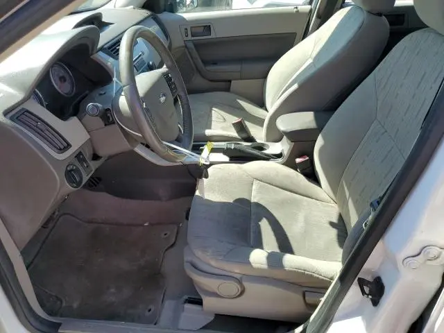 2010 FORD FOCUS SE  