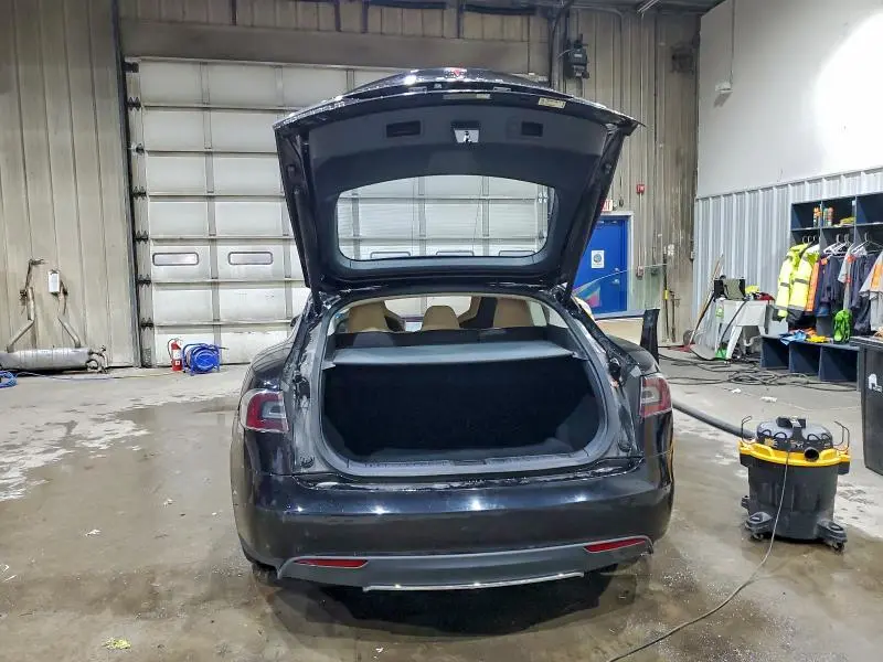 2015 TESLA MODEL S 85D  