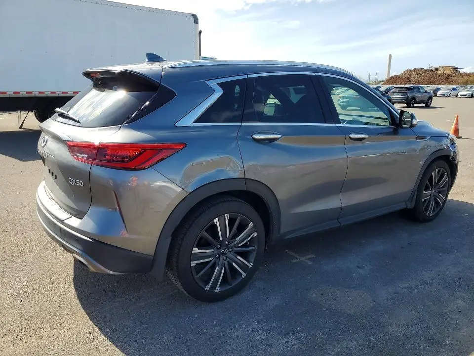 2021 INFINITI QX50 LUXE  