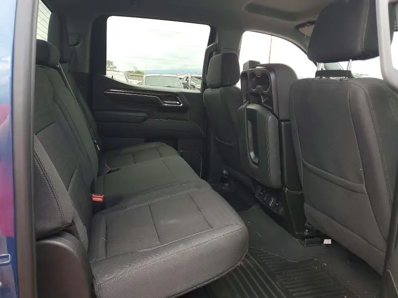 2024 CHEVROLET SILVERADO K1500 LT  
