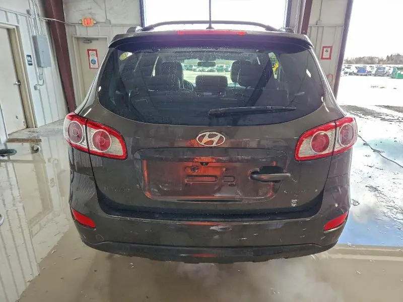 2011 HYUNDAI SANTA FE SE  