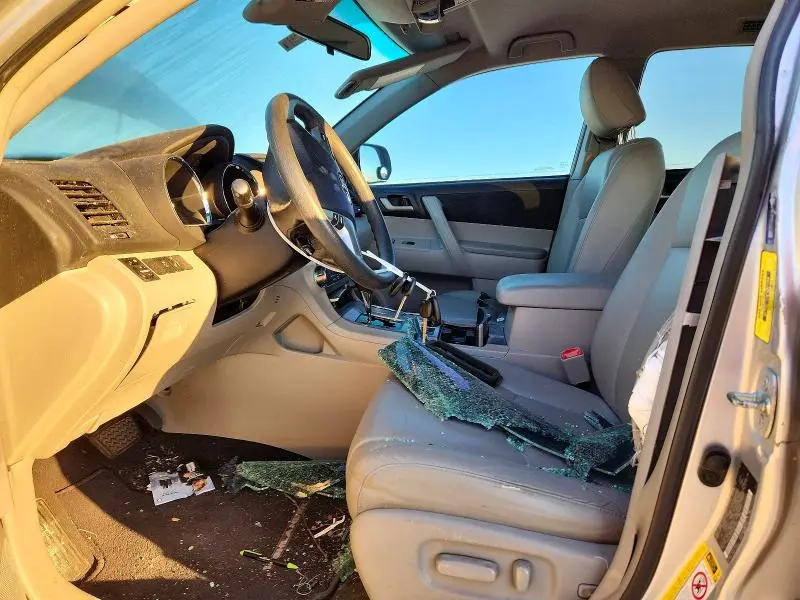 2011 TOYOTA HIGHLANDER BASE  