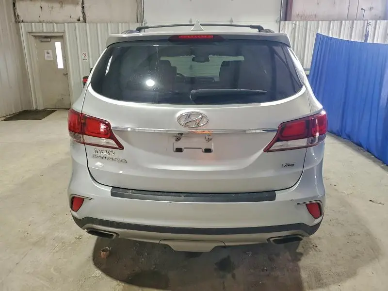 2017 HYUNDAI SANTA FE SE  