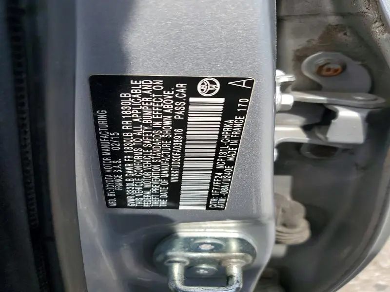 2015 TOYOTA YARIS 5-DOOR SE  