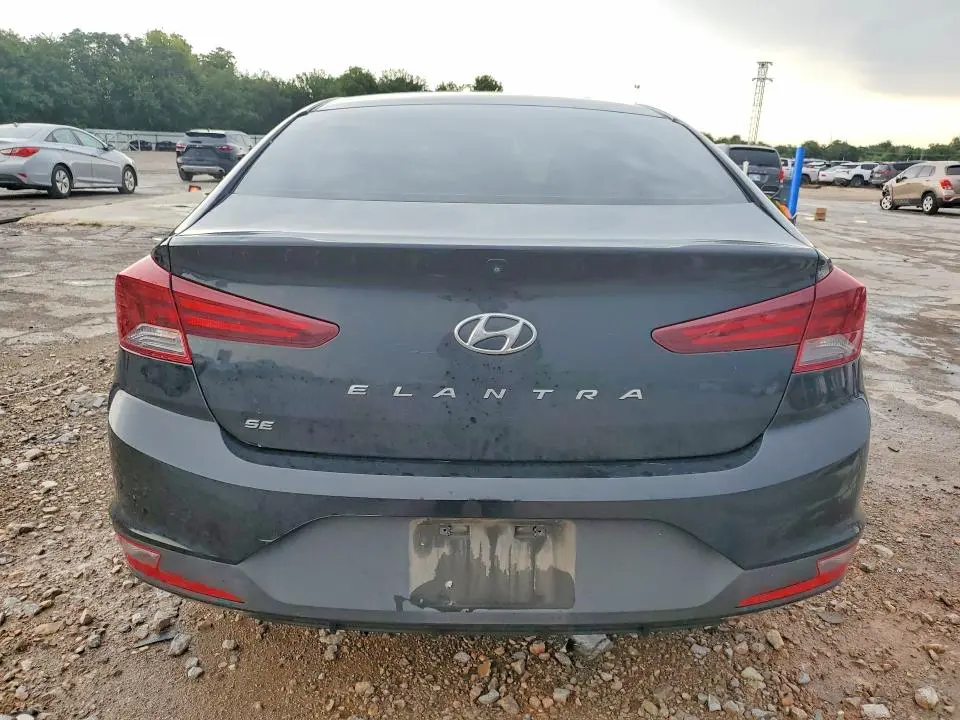2019 HYUNDAI ELANTRA SE  