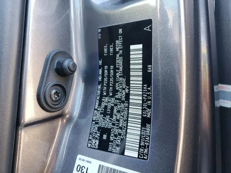 2017 TOYOTA SIENNA SE  