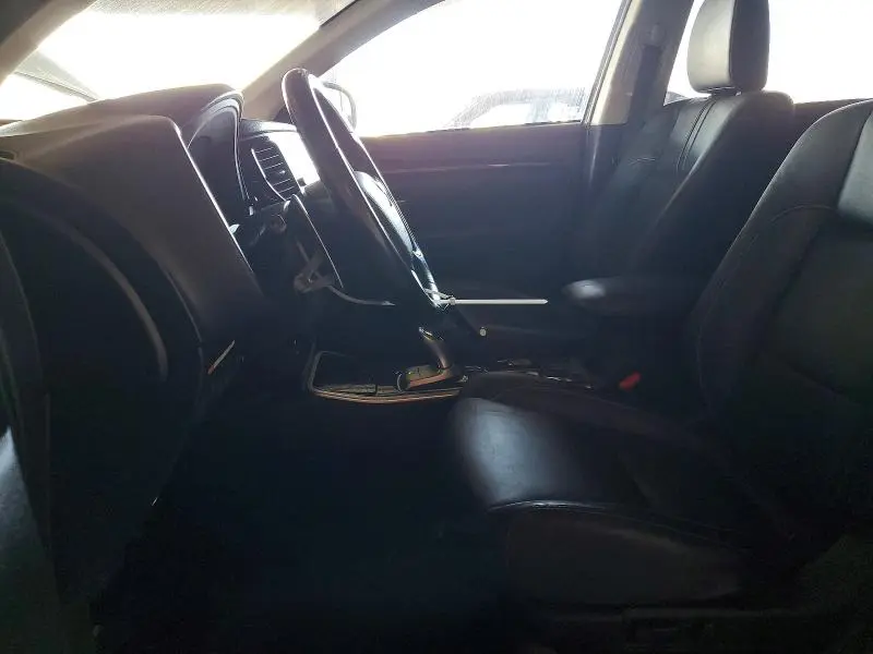 2018 MITSUBISHI OUTLANDER SE  